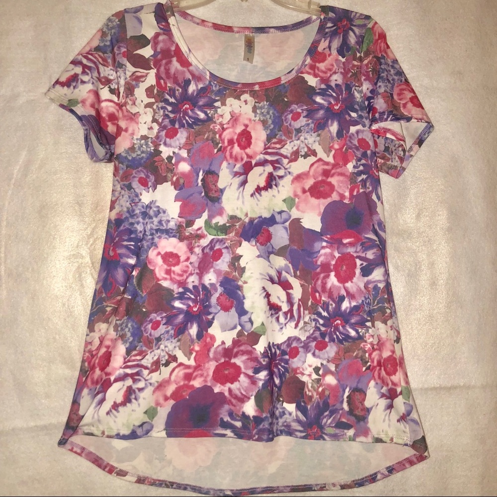 SALE 3/$25 LuLaRoe floral spring shirt